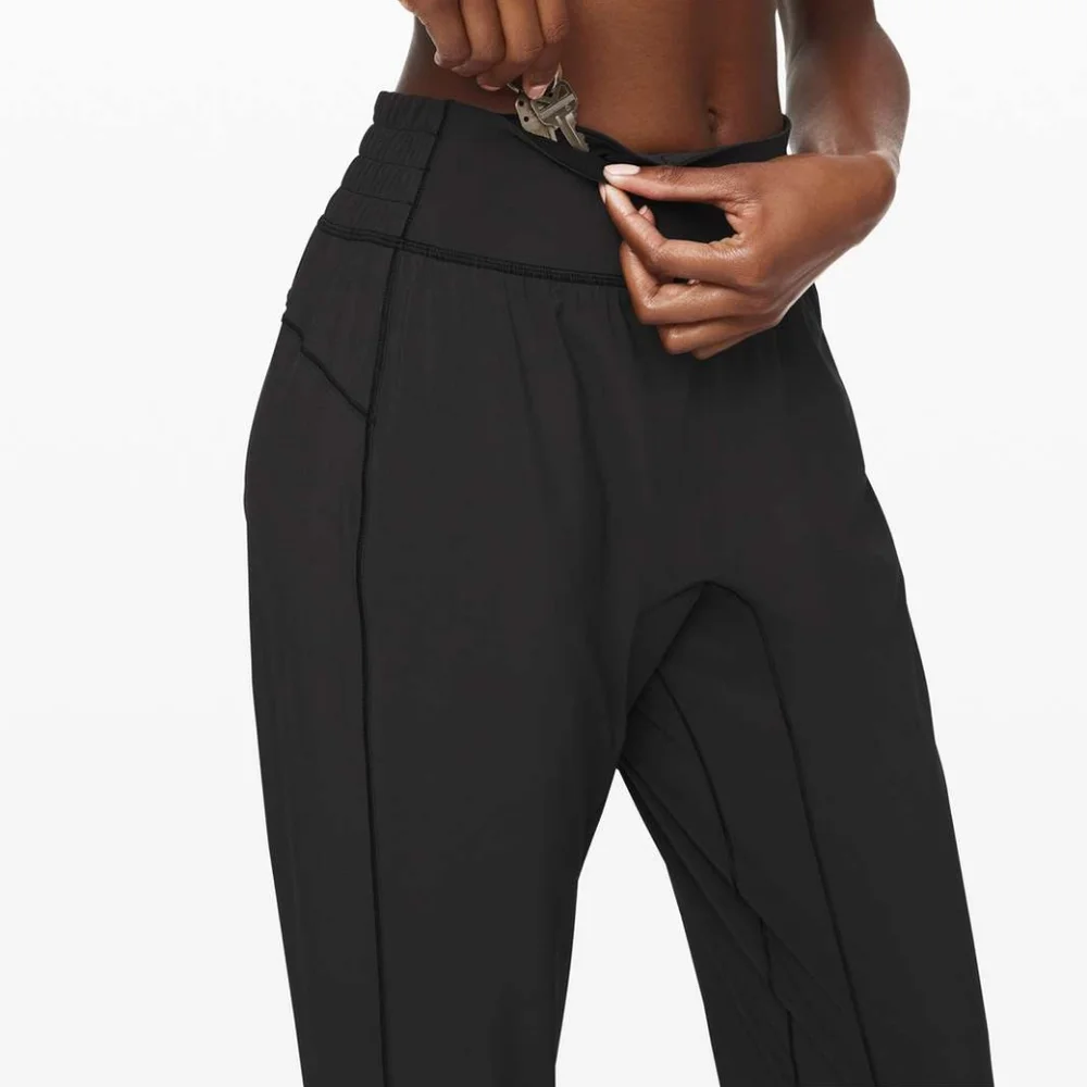 Lululemon Sun Setter Jogger GUC 28